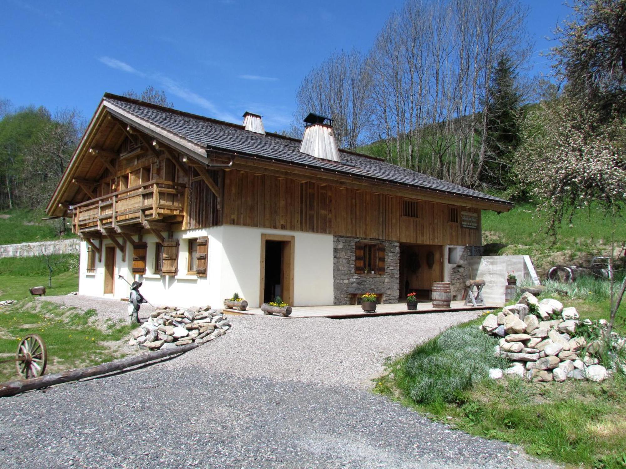 Chez La Fine Bed and Breakfast Les Gets Exteriör bild