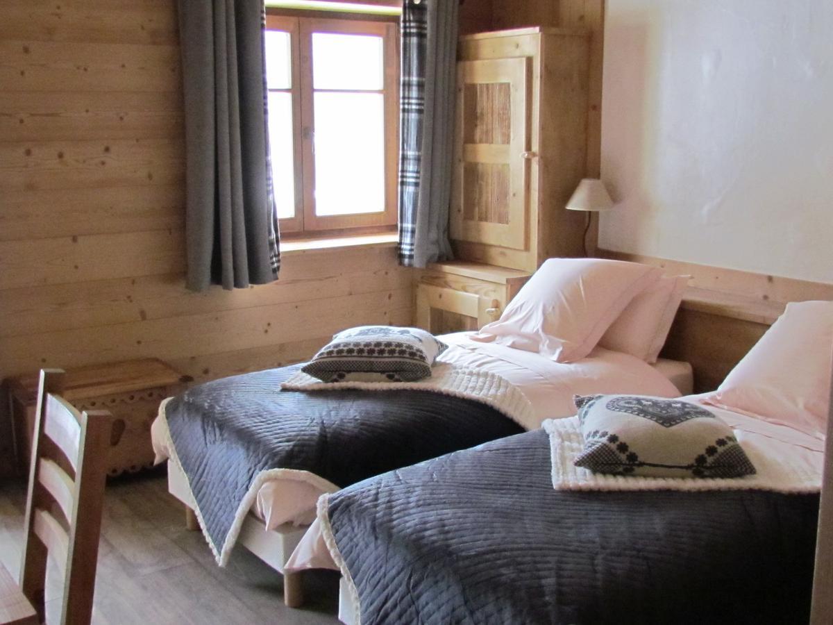 Chez La Fine Bed and Breakfast Les Gets Exteriör bild